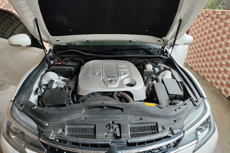 Used Toyota Reiz 2013 2.5V Shangrui Edition Engine Bay