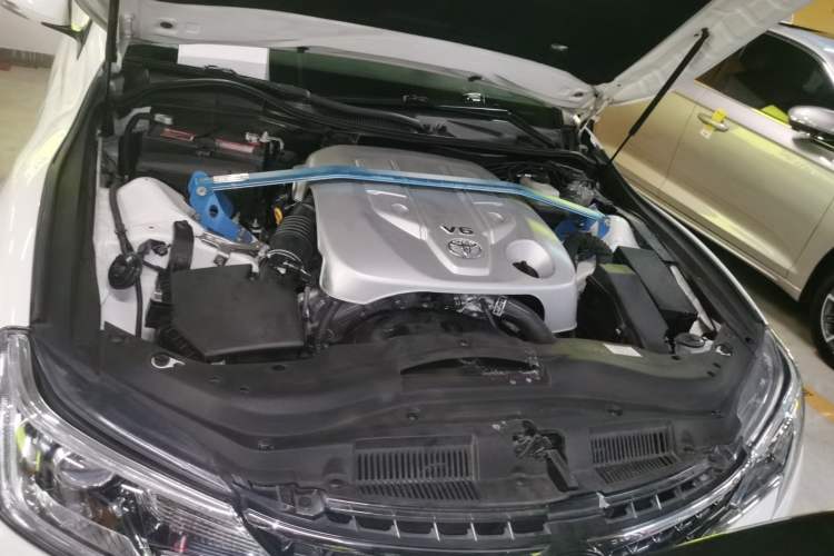 Used Toyota Reiz 2013 2.5V Shangrui Edition Engine Bay