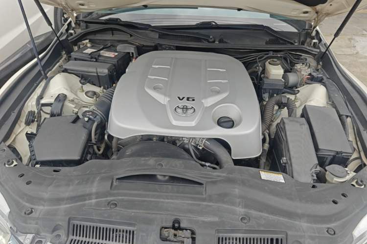 Used Toyota Reiz 2013 2.5S Elite Edition Engine Bay