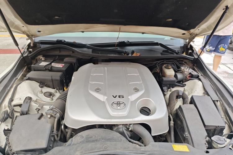 Used Toyota Reiz 2013 2.5S Elite Edition Engine Bay