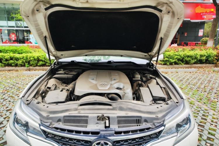 Used Toyota Reiz 2013 2.5S Elite Edition Engine Bay
