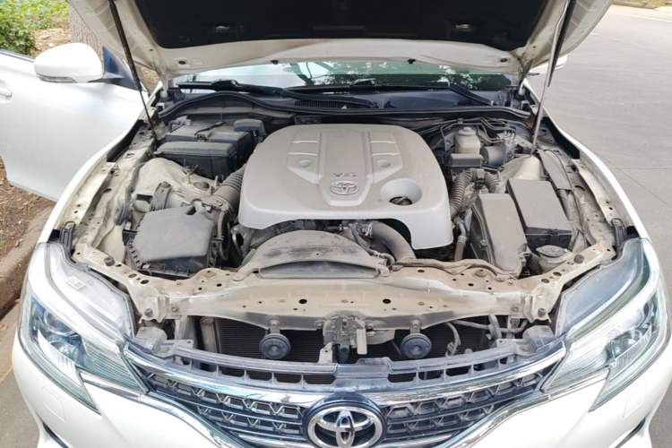 Used Toyota Reiz 2013 2.5V Shangrui Edition Engine Bay