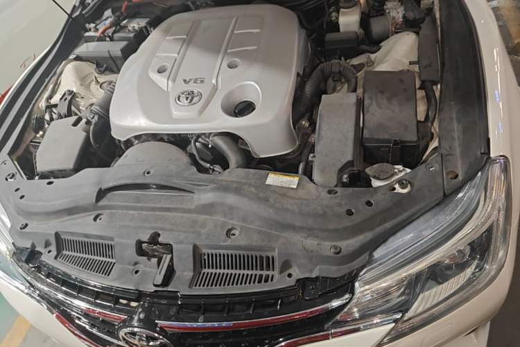 Used Toyota Reiz 2013 2.5V Shangrui Edition Engine Bay