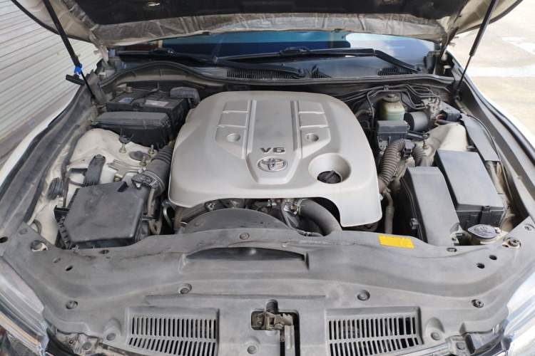 Used Toyota Reiz 2013 2.5S Elite Edition Engine Bay