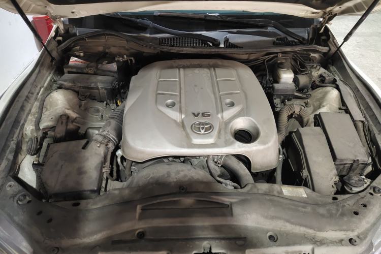 Used Toyota Reiz 2013 2.5V Elite Edition Engine Bay
