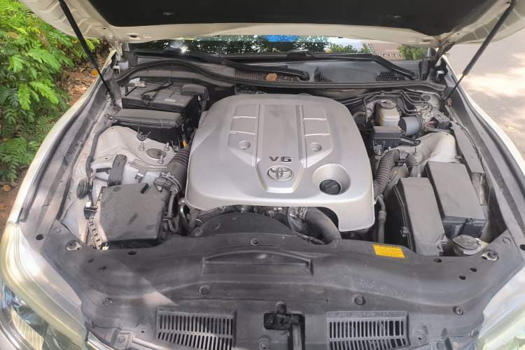 Used Toyota Reiz 2013 2.5S Elite Edition Engine Bay