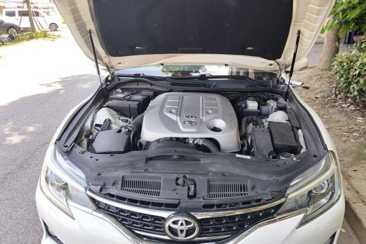 Used Toyota Reiz 2013 2.5V Shangrui Navigation Edition Engine Bay