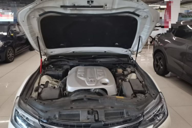 Used Toyota Reiz 2013 2.5V Elite Edition Engine Bay