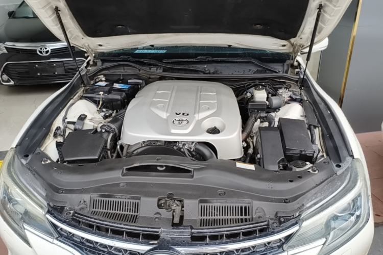 Used Toyota Reiz 2013 2.5S Elite Edition Engine Bay