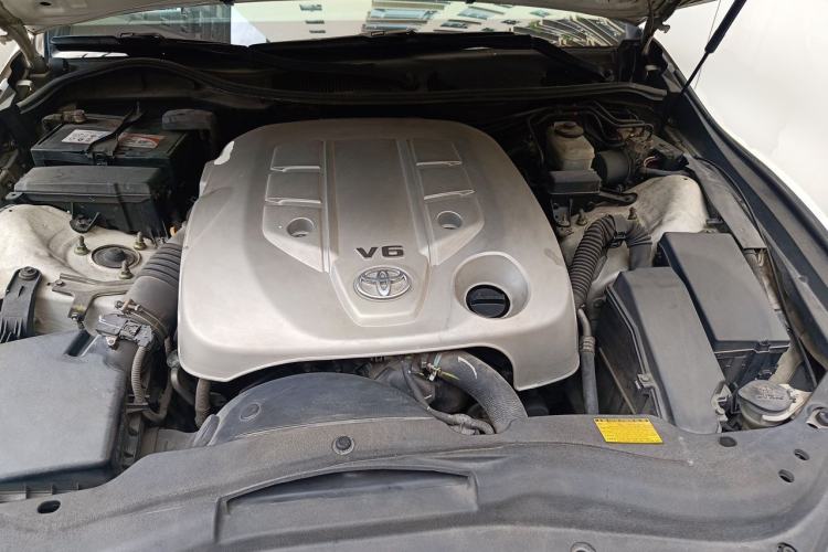 Used Toyota Reiz 2013 2.5S Elite Edition Engine Bay