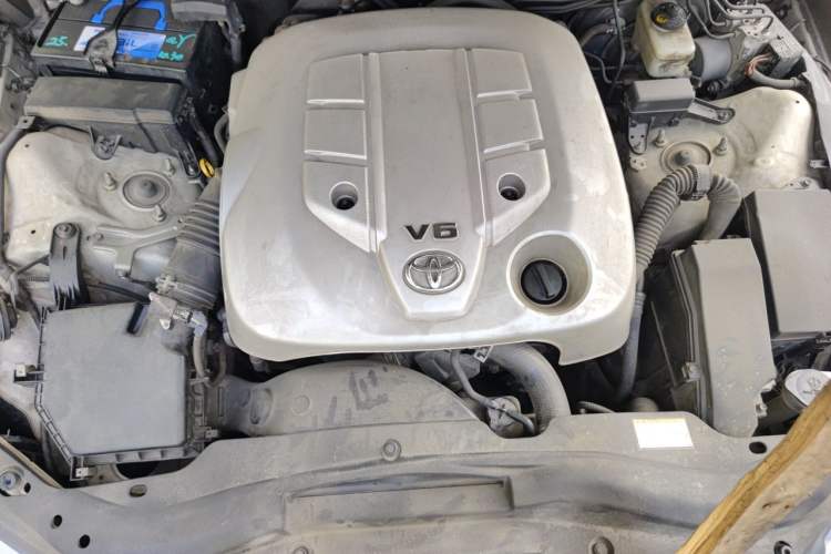 Used Toyota Reiz 2013 2.5S Elite Edition Engine Bay