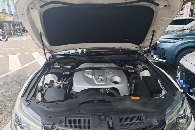 Used Toyota Reiz 2013 2.5S Elite Edition Engine Bay