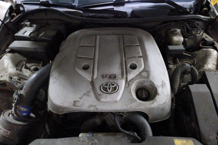 Used Toyota Reiz 2013 2.5V Elite Edition Engine Bay
