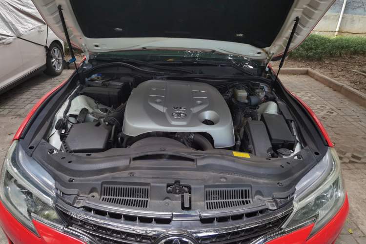 Used Toyota Reiz 2013 2.5S Elite Edition Engine Bay