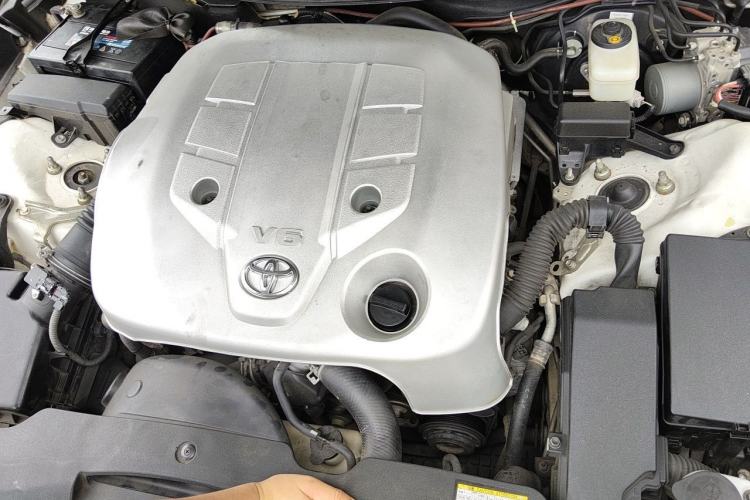 Used Toyota Reiz 2013 2.5S Elite Edition Engine Bay