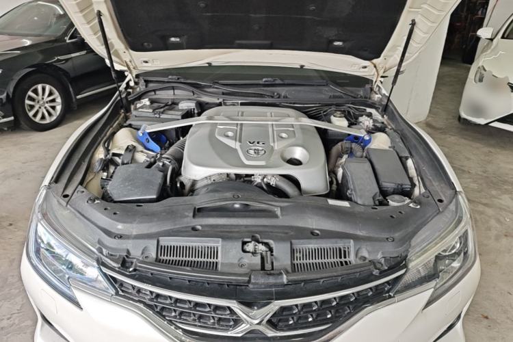 Used Toyota Reiz 2013 2.5S Elite Edition Engine Bay