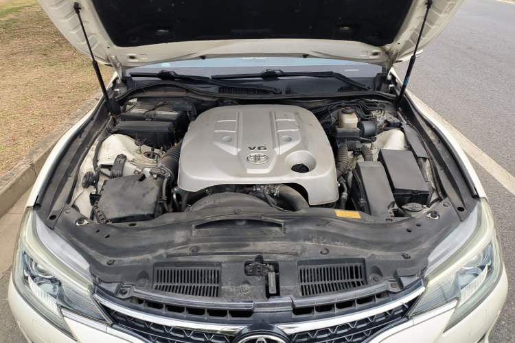 Used Toyota Reiz 2013 2.5V Shangrui Edition Engine Bay