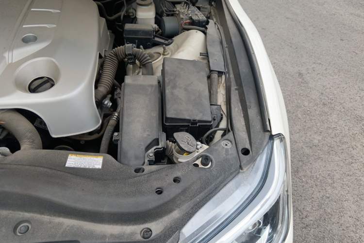 Used Toyota Reiz 2013 2.5V Shangrui Edition Engine Bay Left