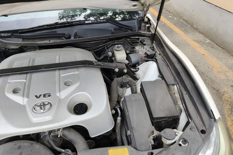 Used Toyota Reiz 2013 2.5V Shangrui Navigation Edition Engine Bay Left
