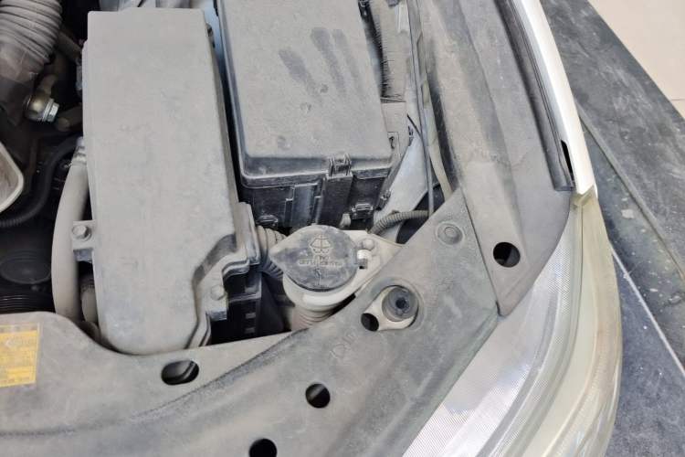 Used Toyota Reiz 2013 2.5V Shangrui Edition Engine Bay Left