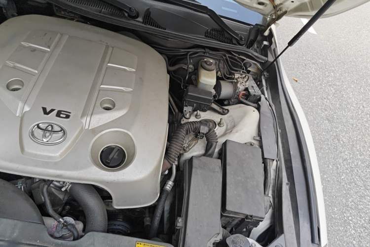 Used Toyota Reiz 2013 2.5V Shangrui Edition Engine Bay Left