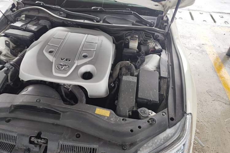Used Toyota Reiz 2013 2.5V Elite Edition Engine Bay Left