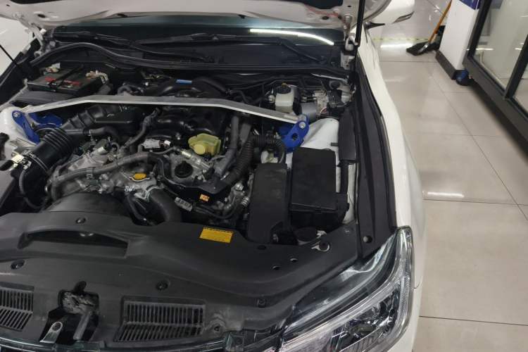 Used Toyota Reiz 2013 2.5S Elite Edition Engine Bay Left