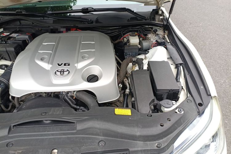 Used Toyota Reiz 2013 2.5S Elite Edition Engine Bay Left