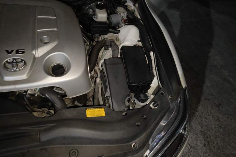 Used Toyota Reiz 2013 2.5S Elite Edition Engine Bay Left