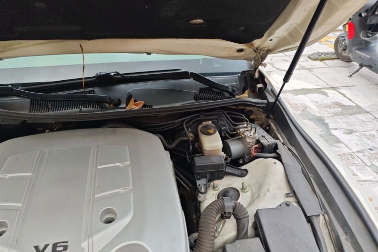 Used Toyota Reiz 2013 2.5S Elite Edition Engine Bay Left