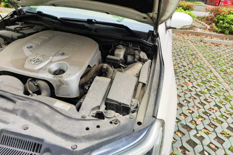 Used Toyota Reiz 2013 2.5S Elite Edition Engine Bay Left