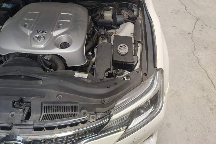 Used Toyota Reiz 2013 2.5V Elite Edition Engine Bay Left