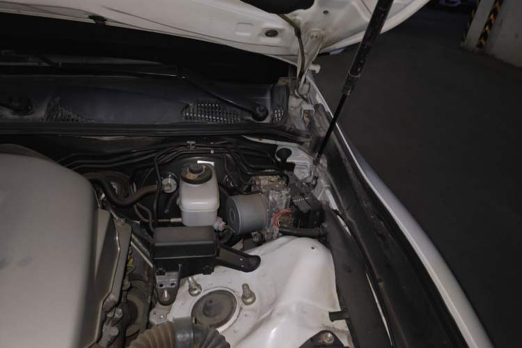 Used Toyota Reiz 2013 2.5V Shangrui Navigation Edition Engine Bay Left