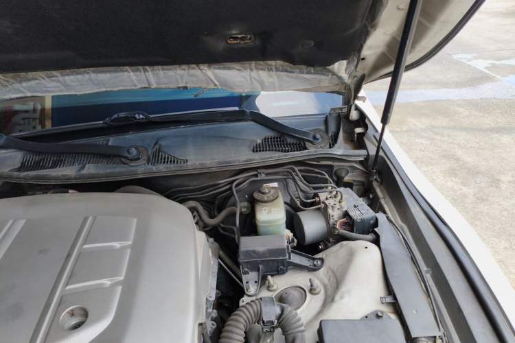 Used Toyota Reiz 2013 2.5S Elite Edition Engine Bay Left