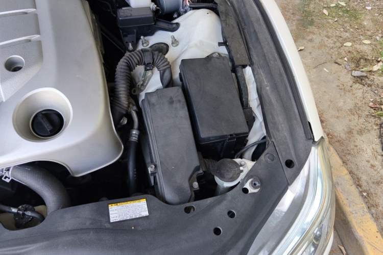 Used Toyota Reiz 2013 2.5V Shangrui Navigation Edition Engine Bay Left