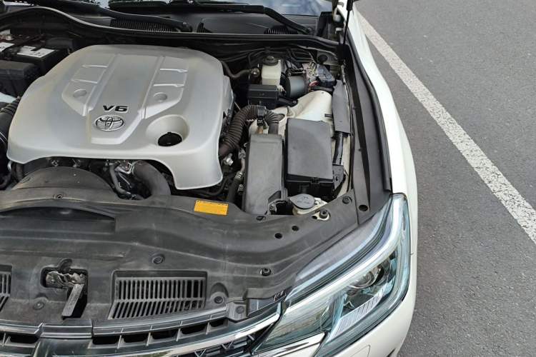 Used Toyota Reiz 2013 2.5S Elite Edition Engine Bay Left