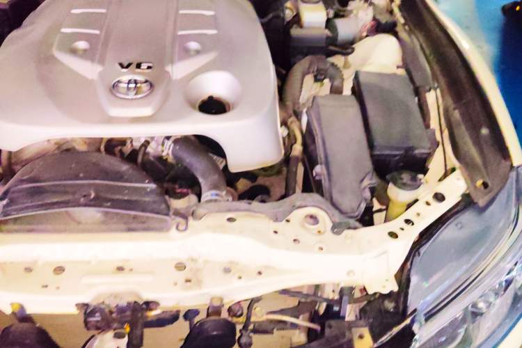 Used Toyota Reiz 2013 2.5V Shangrui Edition Engine Bay Left