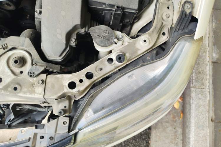 Used Toyota Reiz 2013 2.5V Shangrui Edition Engine Bay Left