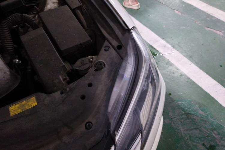 Used Toyota Reiz 2013 2.5V Elite Edition Engine Bay Left