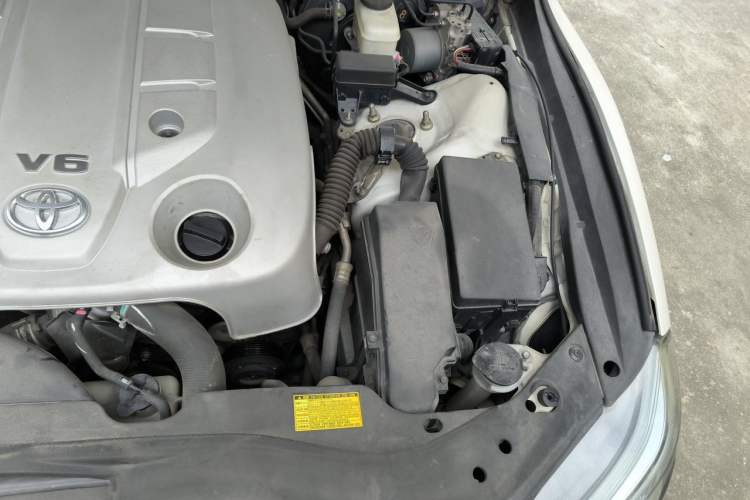 Used Toyota Reiz 2013 2.5V Elite Edition Engine Bay Left
