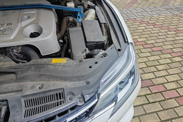 Used Toyota Reiz 2013 2.5V Shangrui Edition Engine Bay Left