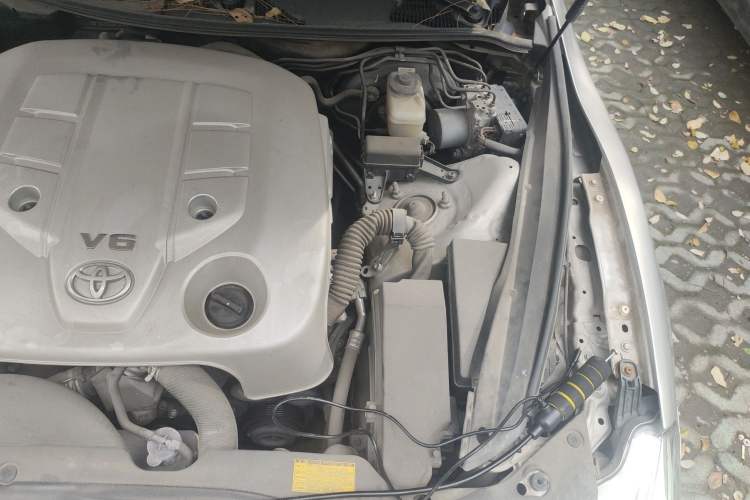 Used Toyota Reiz 2013 2.5V Elite Edition Engine Bay Left