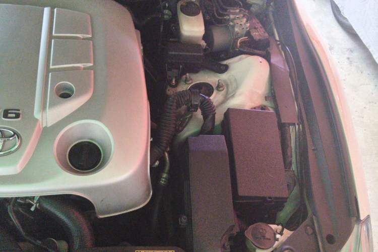 Used Toyota Reiz 2013 2.5S Elite Edition Engine Bay Left