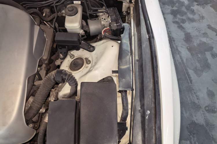 Used Toyota Reiz 2013 2.5S Elite Edition Engine Bay Left