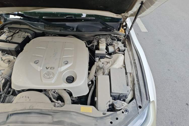 Used Toyota Reiz 2013 2.5V Elite Edition Engine Bay Left