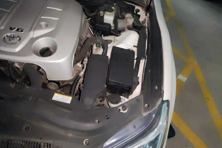 Used Toyota Reiz 2013 2.5V Shangrui Edition Engine Bay Left