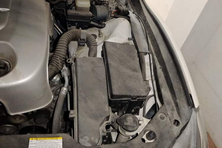 Used Toyota Reiz 2013 2.5V Elite Edition Engine Bay Left