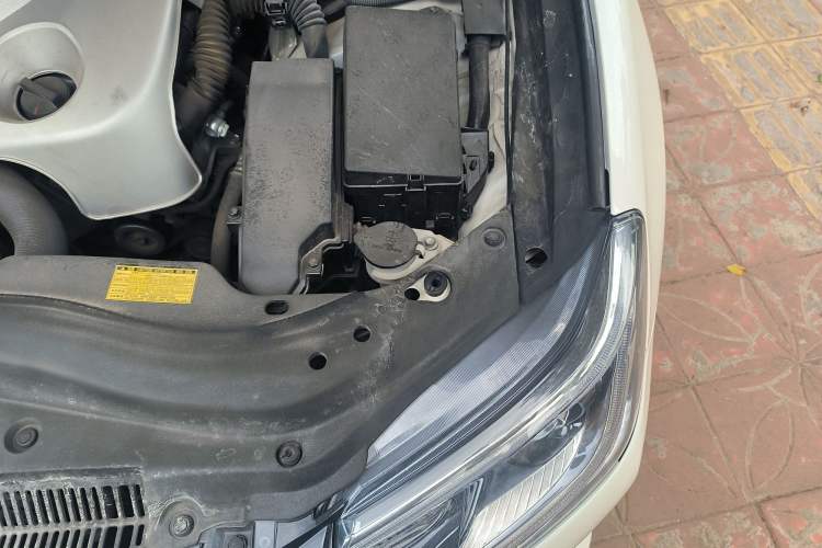 Used Toyota Reiz 2013 3.0V Zunrui Navigation Edition Engine Bay Left