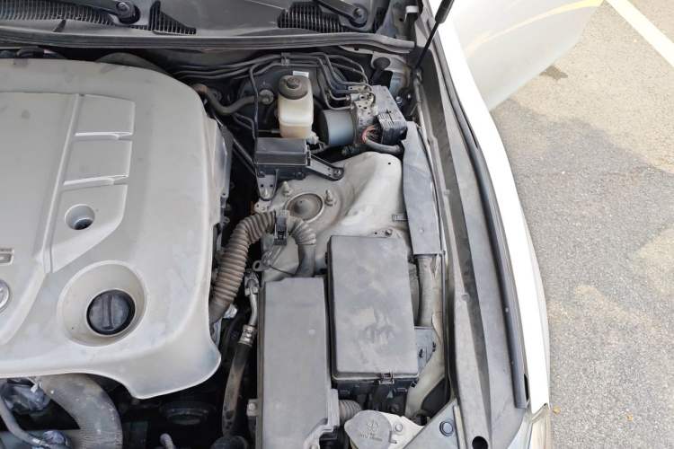 Used Toyota Reiz 2013 2.5V Shangrui Navigation Edition Engine Bay Left