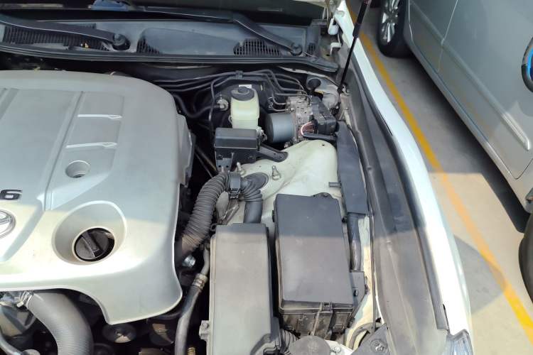 Used Toyota Reiz 2013 2.5S Elite Edition Engine Bay Left
